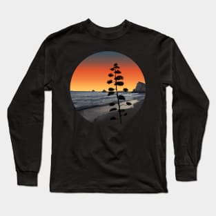 A day at the beach below the sunset Long Sleeve T-Shirt